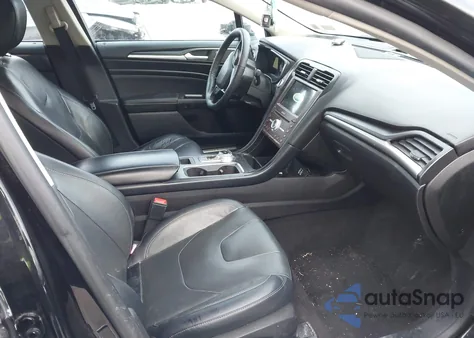 2020 Ford Fusion Titanium z USA, uszkodzony, nr VIN 3FA6P0D97LR191912